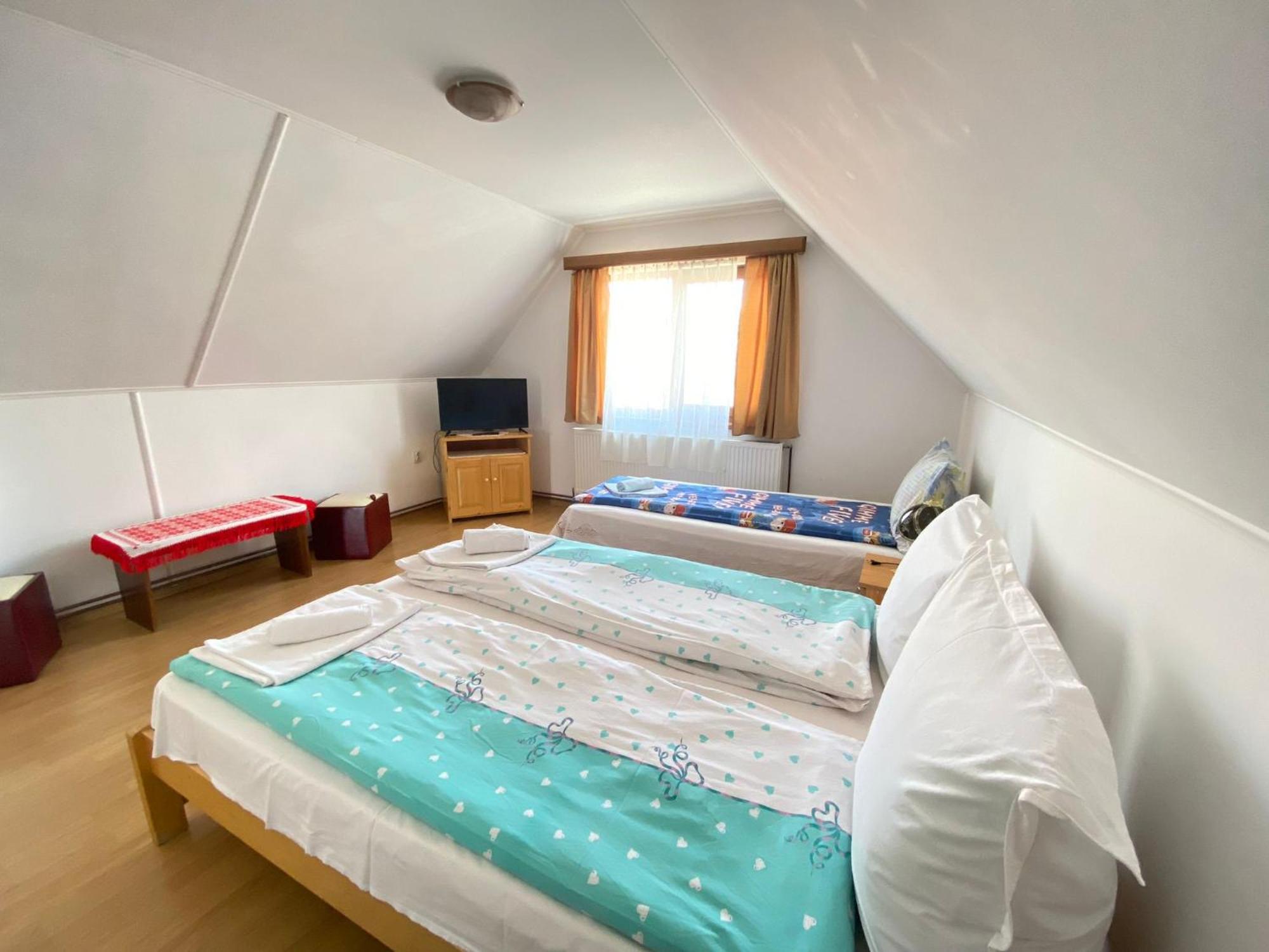 Dobra Haz Hotel Covasna Ngoại thất bức ảnh